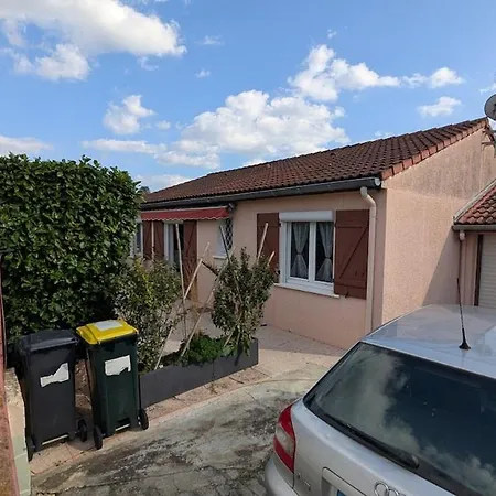 Maison Agreable Dans Lotissement Avec Jardin