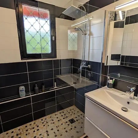 Maison Agreable Dans Lotissement Avec Jardin *