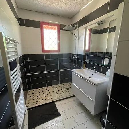Maison Agreable Dans Lotissement Avec Jardin *
